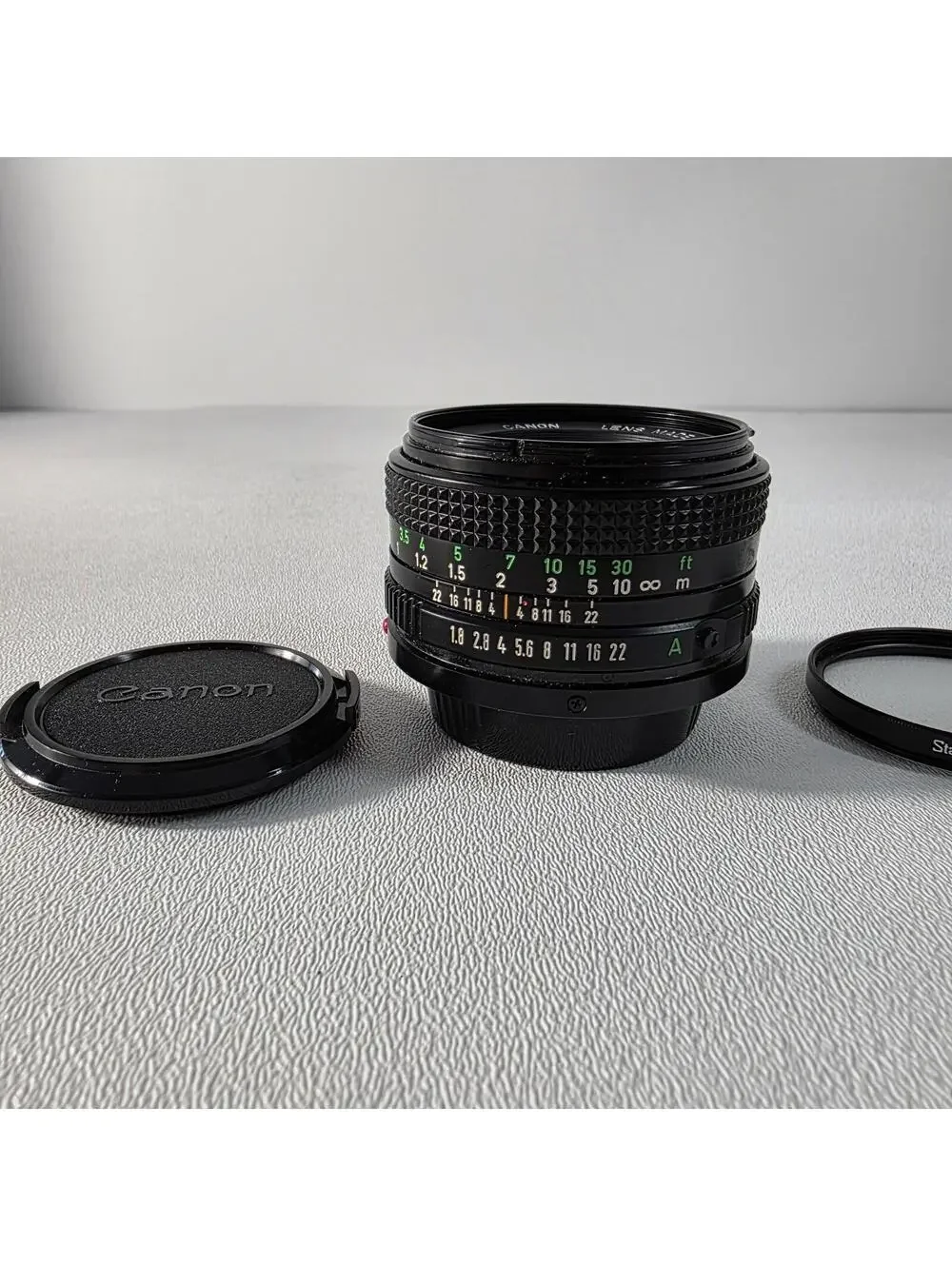CANON LENS FD 50mm 1:1.8 w/Caps